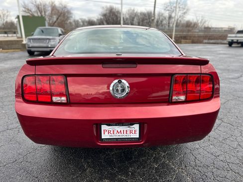 Used 2007 Ford Mustang Deluxe image 4