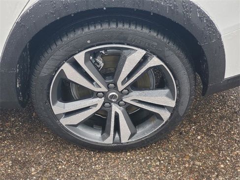 Certified 2025 Volvo V60 B5 Cross Country Plus image 7