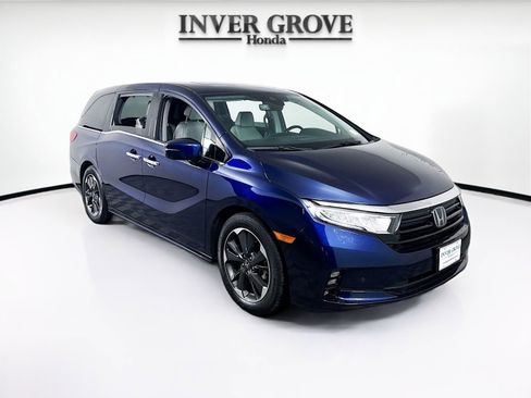 Used 2023 Honda Odyssey Elite image 3