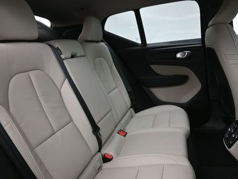 Used 2023 Volvo XC40 B5 Plus w/ Protection Package Premier AWD/4WD image 33