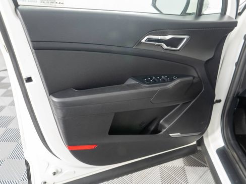 Used 2023 Kia Sportage LX AWD/4WD image 22