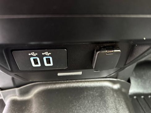 Used 2018 Ford F150 XLT w/ Equipment Group 302A Luxury AWD/4WD image 17