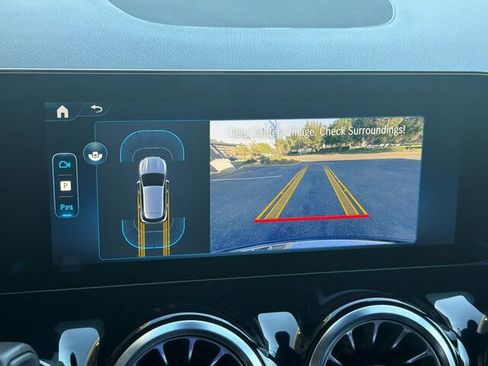 Used 2025 Mercedes-Benz GLA 250 4MATIC image 23