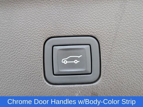 Used 2023 GMC Yukon Denali image 12