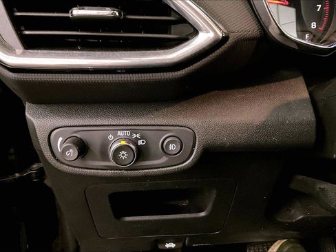 Used 2021 Chevrolet TrailBlazer LT image 31