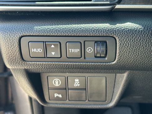 Used 2018 Honda Accord Touring image 18