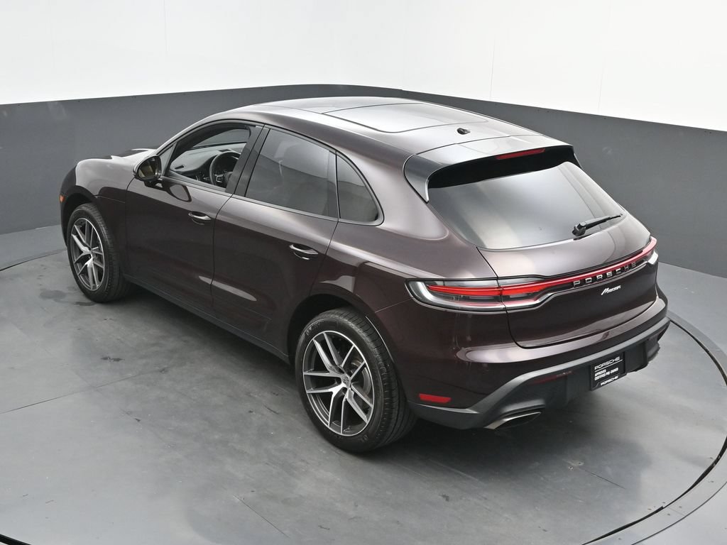 Certified 2024 Porsche Macan AWD/4WD image 29