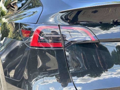 Used 2022 Tesla Model Y Performance AWD/4WD image 12
