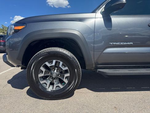 Used 2021 Toyota Tacoma TRD Off-Road w/ Technology Package AWD/4WD image 10