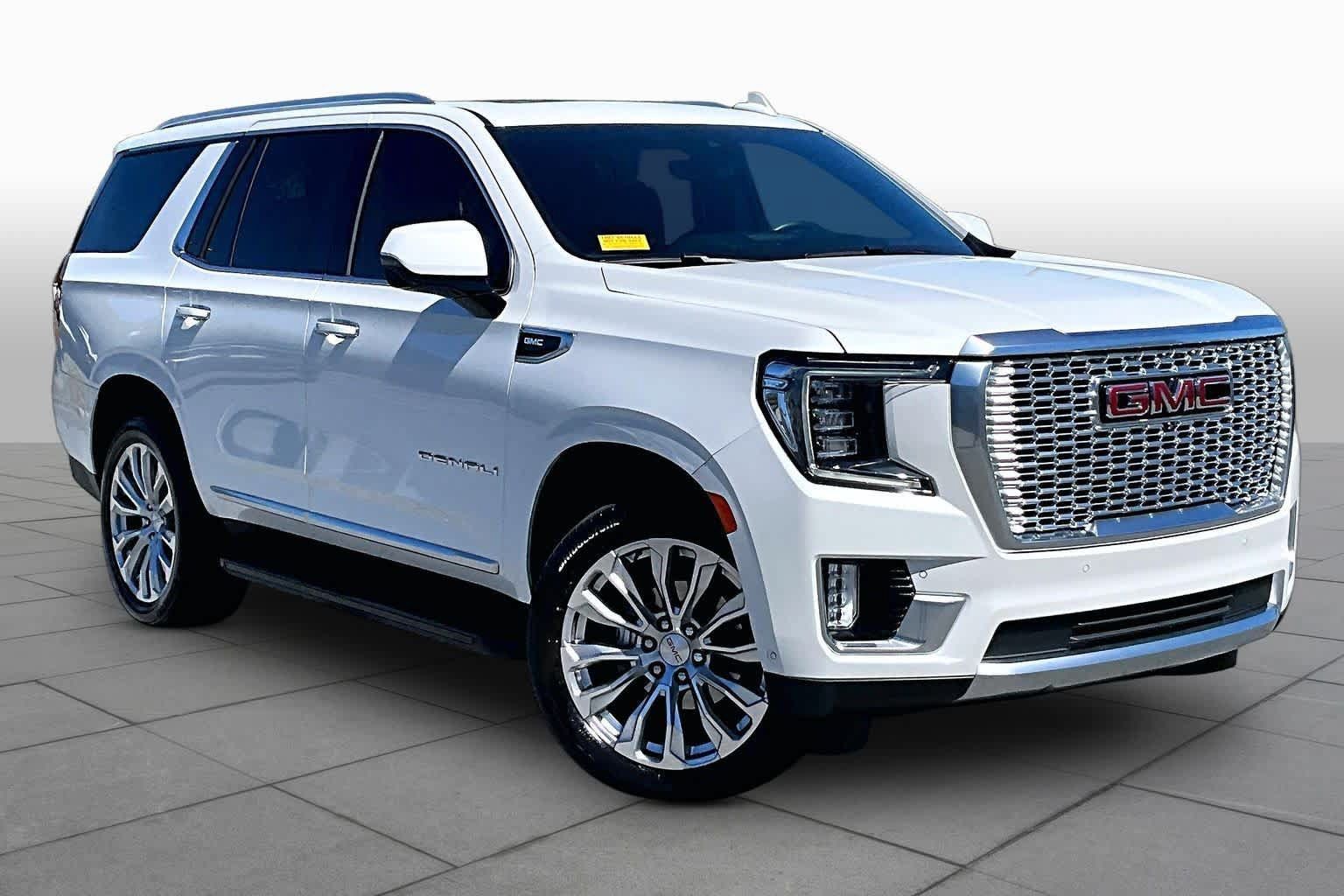 Used 2024 GMC Yukon Denali w/ Advanced Technology Package AWD/4WD image 3