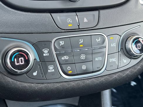 Used 2024 Chevrolet Malibu LT FWD image 19