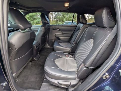 Used 2022 Toyota Highlander XSE image 14