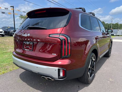 Used 2024 Kia Telluride EX w/ EX Captain's Chair Package AWD/4WD image 11