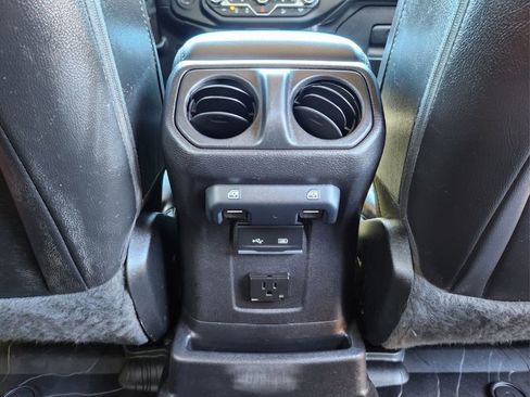 Used 2020 Jeep Wrangler Unlimited Sahara image 21