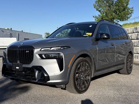 Used 2025 BMW X7 M60i AWD/4WD image 3