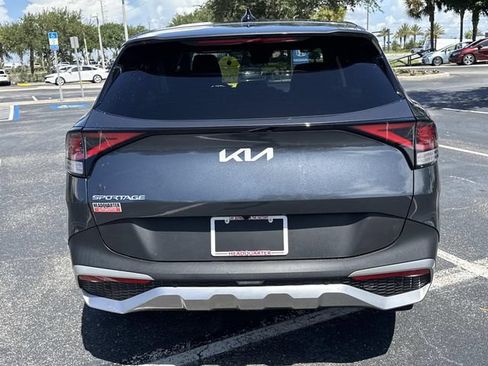 Used 2024 Kia Sportage EX FWD image 5