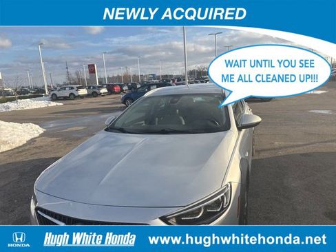 Used 2018 Buick Regal Essence w/ Driver Confidence Package #1 image 12