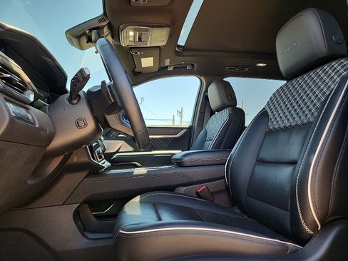 Used 2024 GMC Acadia Denali w/ Super Cruise Package FWD image 15
