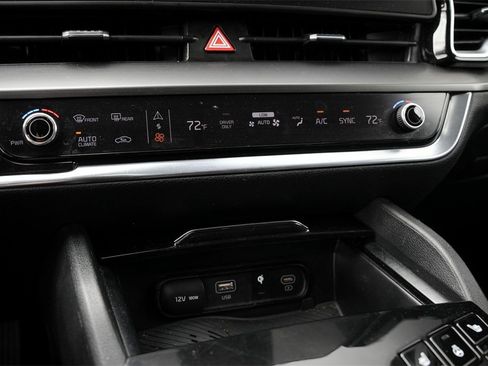 Used 2023 Kia Sportage EX w/ EX Premium Package image 20