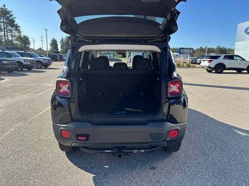 Used 2015 Jeep Renegade Trailhawk AWD/4WD image 18