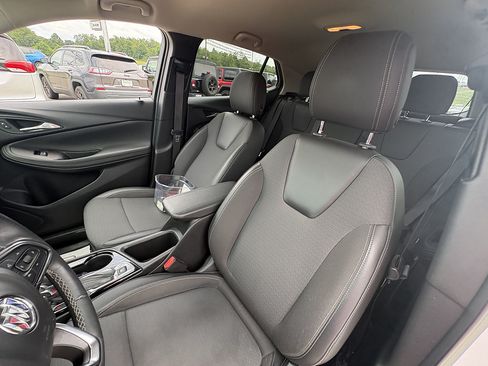 Used 2023 Buick Encore GX Preferred w/ Cold Weather Comfort Package FWD image 31
