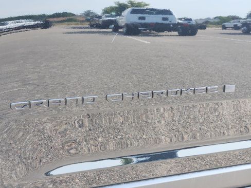 New 2025 Jeep Grand Cherokee L Altitude image 25