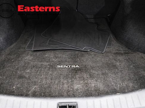 Used 2019 Nissan Sentra SR FWD image 9
