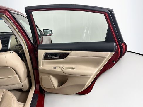 Used 2013 Nissan Altima 2.5 SL w/ 2.5 Moonroof Pkg FWD image 29