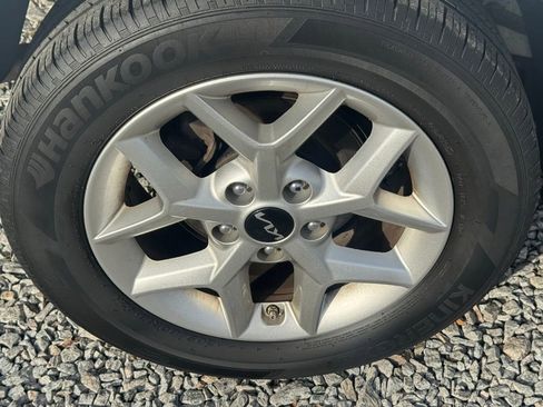 Used 2024 Kia Soul LX w/ Option Group 015 image 14