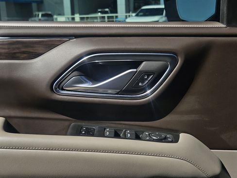 Used 2022 Chevrolet Tahoe Z71 w/ Luxury Package image 24