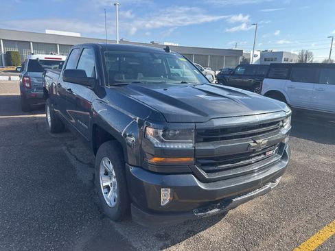 Used 2018 Chevrolet Silverado 1500 LT w/ All Star Edition image 6
