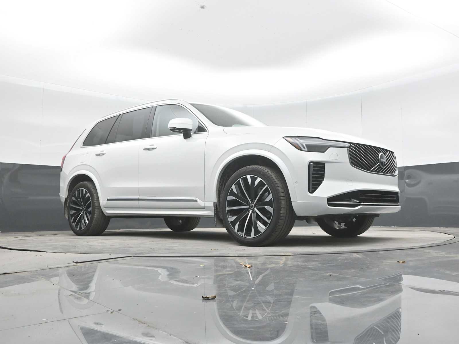 Used 2026 Volvo XC90 B6 Ultra w/ Protection Package AWD/4WD image 28