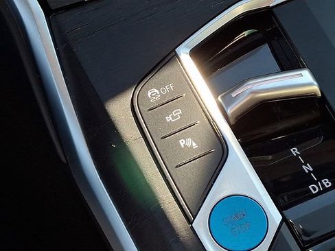 Used 2023 BMW i4 eDrive35 w/ Premium Package image 32