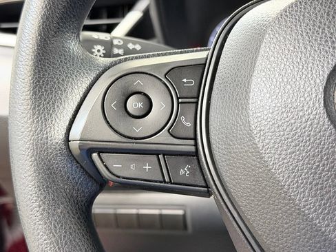 Used 2020 Toyota Corolla LE FWD image 37