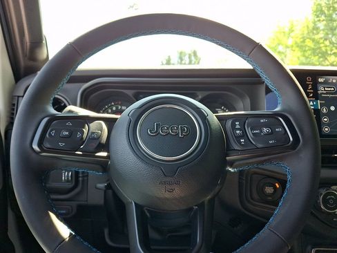 Used 2024 Jeep Wrangler Unlimited Rubicon 4xe AWD/4WD image 18