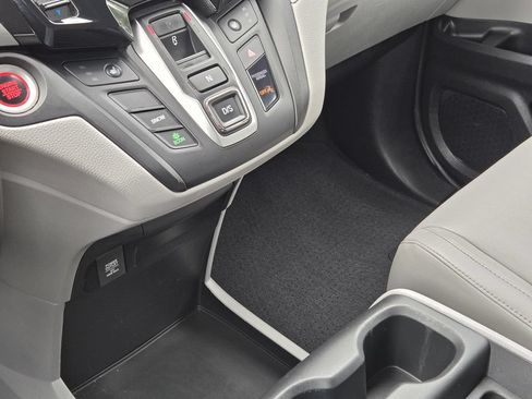 Used 2018 Honda Odyssey EX-L image 9
