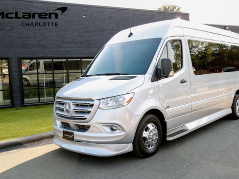 Used 2021 Mercedes-Benz Sprinter 3500 image 1