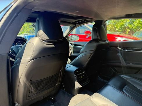 Used 2017 Maserati Quattroporte S GranSport RWD image 18