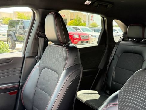 Used 2025 Ford Escape ST-Line FWD image 14