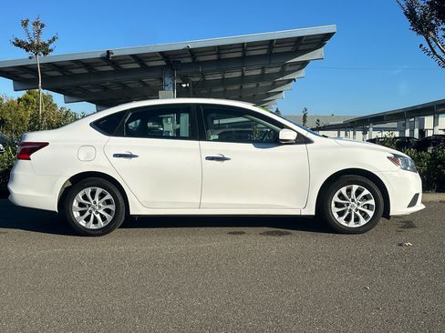 Used 2018 Nissan Sentra SV image 3