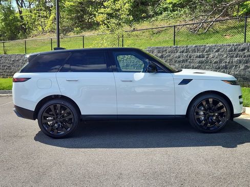Used 2026 Land Rover Range Rover Sport SE AWD/4WD image 12