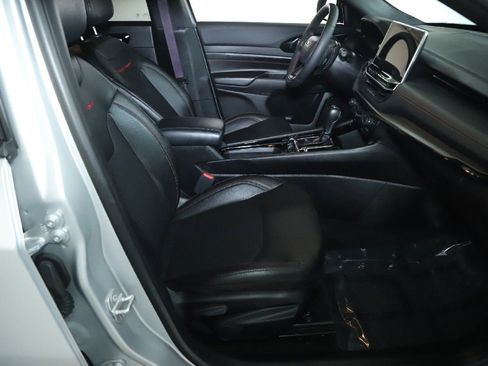 Used 2025 Jeep Compass Trailhawk image 34