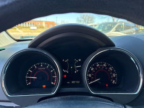 Used 2012 Toyota Highlander SE w/ Tow Pkg image 9