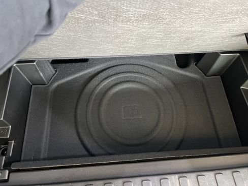 Used 2018 Chevrolet Equinox LT image 9