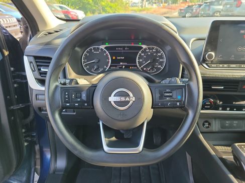 Used 2024 Nissan Rogue SV FWD image 21
