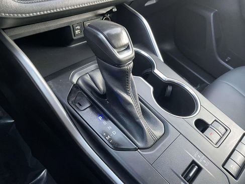 Used 2022 Toyota Highlander XLE image 43