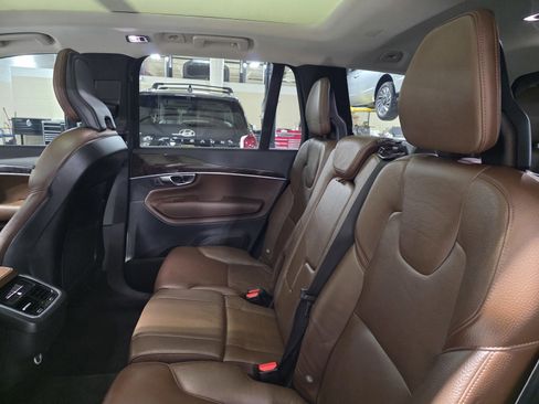 Used 2019 Volvo XC90 T6 Momentum w/ Advanced Package image 11