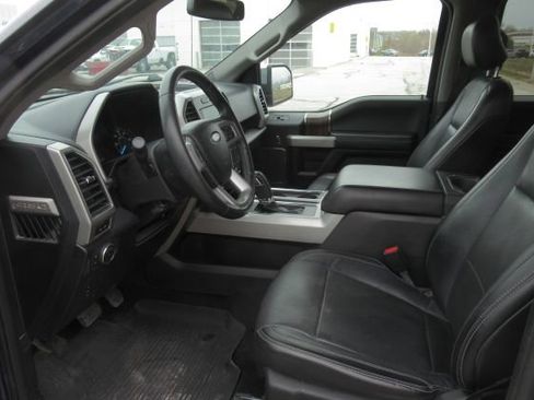 Used 2017 Ford F150 Lariat image 3