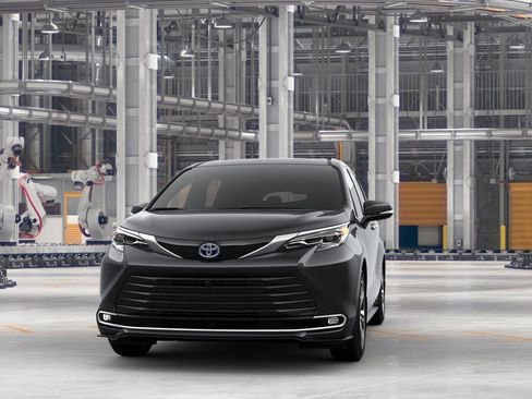 New 2025 Toyota Sienna Platinum image 18