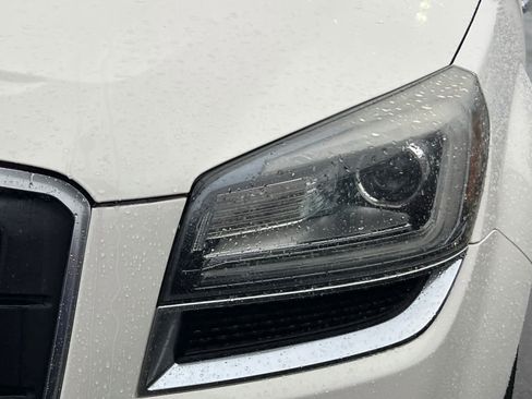 Used 2014 GMC Acadia SLE image 9